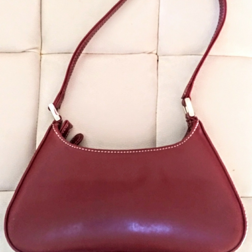 Liz Claiborne mini cranberry colored zip handbag